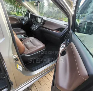 Toyota Sienna 2018 Beige