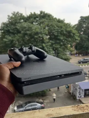 Playstation 4 Slim 500gb + One Original Controller
