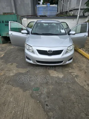 Toyota Corolla 2010 Silver