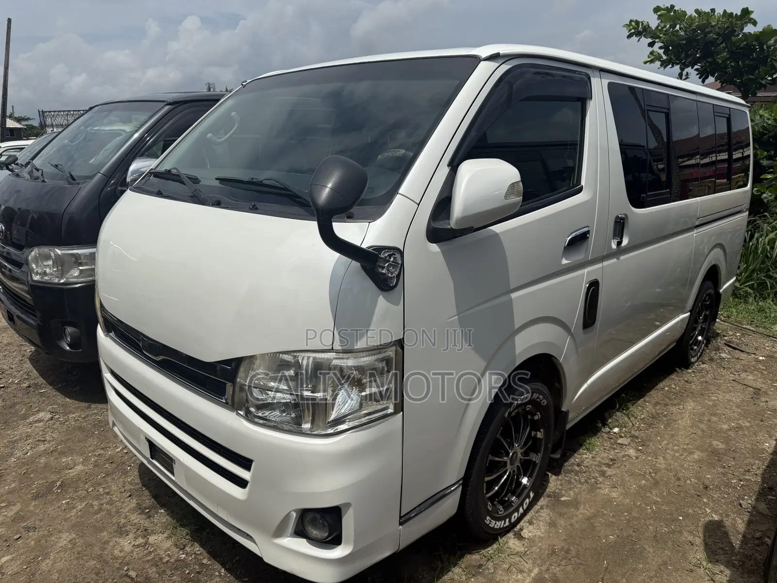 Toyota HiAce 2010 White