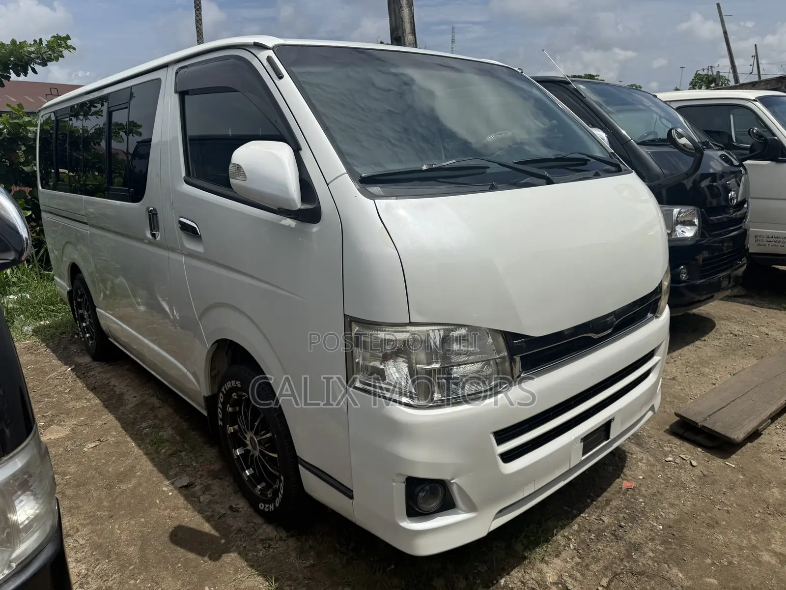 Toyota HiAce 2010 White