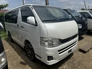 Toyota HiAce 2010 White