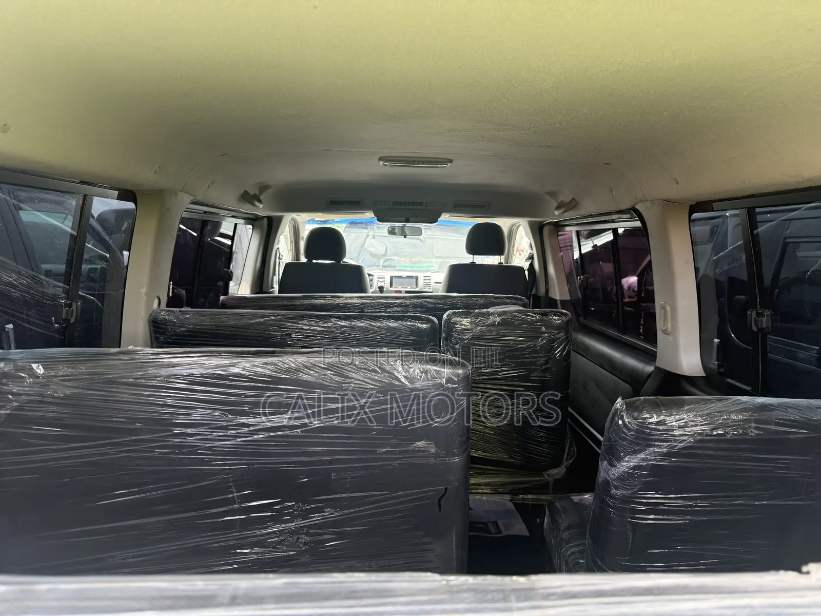 Toyota HiAce 2010 White