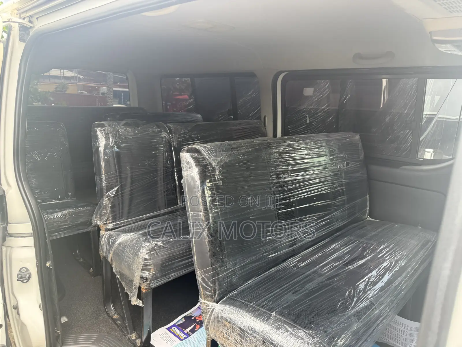 Toyota HiAce 2010 White