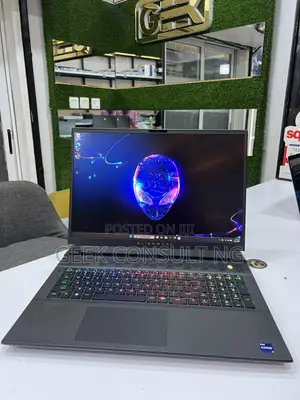Laptop Alienware M18 R2 32GB Intel Core i9 SSD 1T