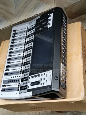 32 Channels Professional Digital Mixer Celto