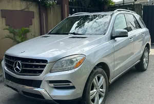 Mercedes-Benz M Class ML350 4MATIC 4dr SUV AWD (3.5L 6cyl 7A) 2014