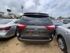 Toyota Sienna 2016 Gray