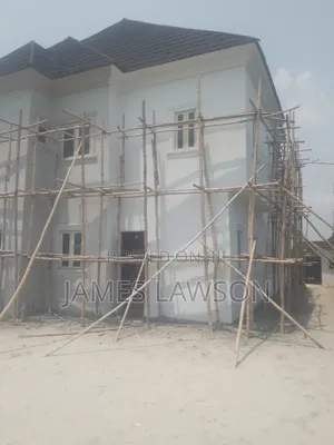 I Am a Skilled Togolese Bricklayer/House Builder