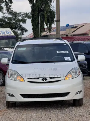 Toyota Sienna XLE AWD 2008 White