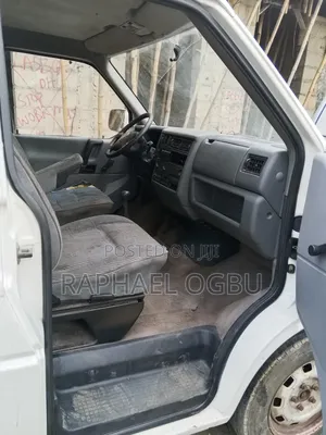 Volkswagen Transporter 2000 White