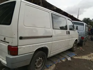 Volkswagen Transporter 2000 White
