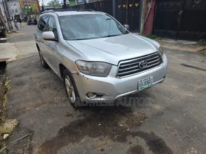 Toyota Highlander 2010 Silver