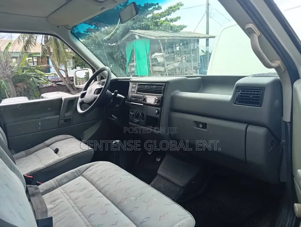 Volkswagen Transporter 2005 White