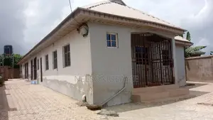 2bdrm Block of Flats in Adamo for sale