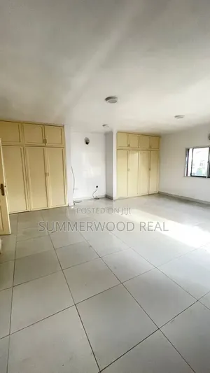 4bdrm Apartment in Lekki Phase 1 for rent