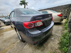 Toyota Corolla 2011 Gray