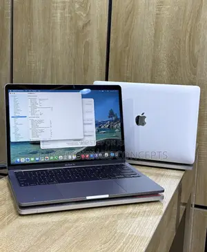 Laptop Apple MacBook Pro 2022 M2 8GB Apple M2 SSD 256GB