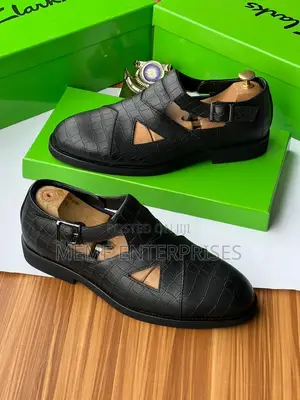 Cooperate Sandal 