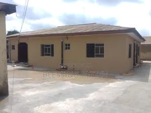 3bdrm Bungalow in Nestle Avenue Estate, Ado-Odo/Ota for sale