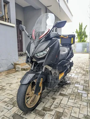 Yamaha 2020 Black