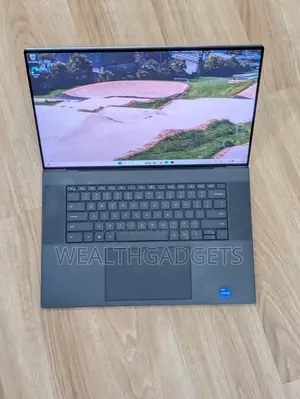 Laptop Dell XPS 17 9720 32GB Intel Core i9 SSD 1T