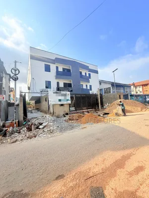 4bdrm Duplex in Sabo / Yaba for sale