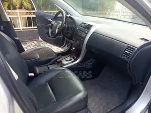 Toyota Corolla 2012 Silver
