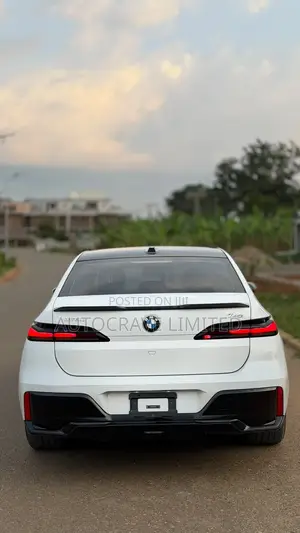 BMW 740 740i xDrive Sedan 2025 White