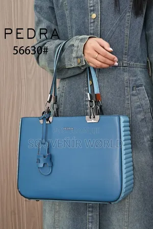 Pedra Luxury Tote Handbag – Model