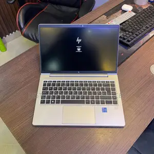 Laptop HP EliteBook 640 G10 16GB Intel Core i7 SSD 256GB