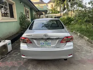 Toyota Corolla LE 4dr Sedan (1.8L 4cyl 4A) 2012 Silver
