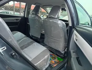 Toyota Corolla LE (1.8L 4cyl 2A) 2018 Gray