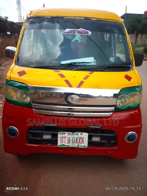 Daihatsu Hijet 2018 Yellow