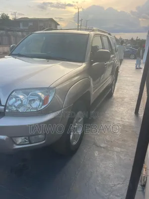 Toyota 4-Runner 2004 Gold