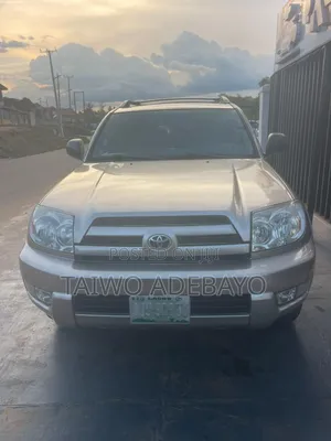 Toyota 4-Runner 2004 Gold