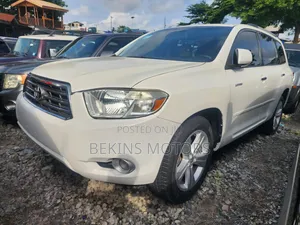 Toyota Highlander Sport 2010 White