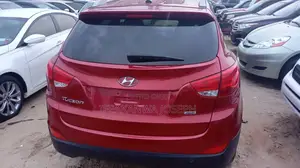 Hyundai Tucson 2015 Red