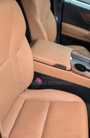 Lexus LX 2023 Gold
