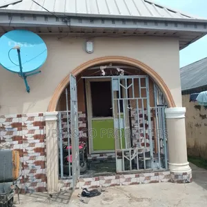 3bdrm Bungalow in Sona Brewery Sango for sale