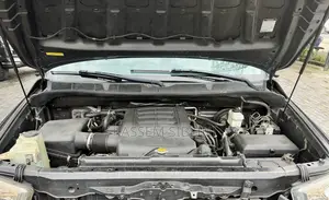 Toyota Sequoia Limited 4dr SUV (5.7L 8cyl 6A) 2012 Gray