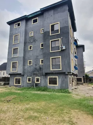 3bdrm Block of Flats in No 38 Miracle Estate, Port-Harcourt for sale