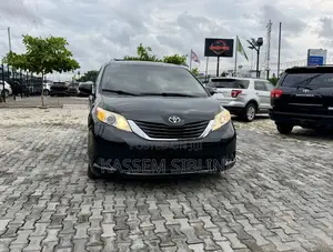Toyota Sienna L 7-Passenger 4dr Minivan (3.5L 6cyl 6A) 2015 Black