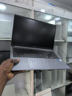 New Laptop Samsung Galaxy Book4 Pro 8GB Intel Core i5 SSD 256GB