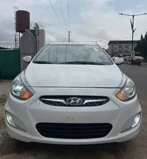 Hyundai Accent SE 2013 White