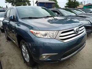Toyota Highlander 2013 Blue