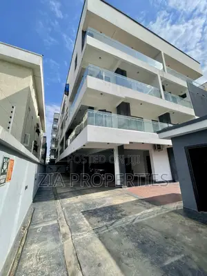 4bdrm Townhouse/Terrace in Ikate for sale