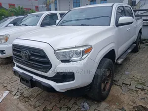 Toyota Tacoma 2018 White