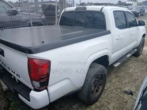 Toyota Tacoma 2018 White