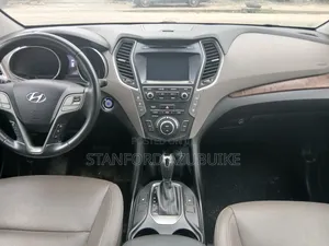 Hyundai Santa Fe 2017 Silver